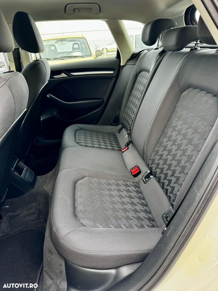 Audi A3 1.6 TDI ack (clean diesel) S tronic Ambiente - 28