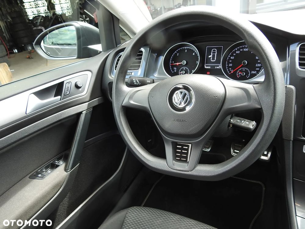 Volkswagen Golf - 11