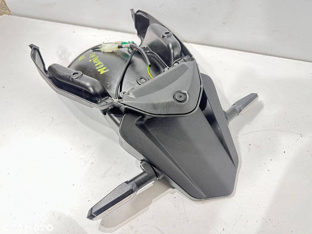 Błotnik tył lampa Mondial 125 HPS 20-23r. - 1