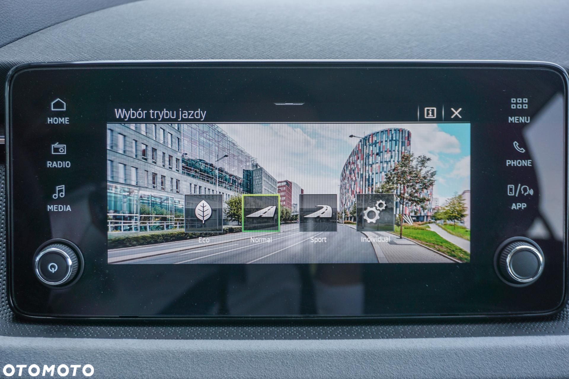 Skoda Kamiq 1.0 TSI Selection DSG - 27