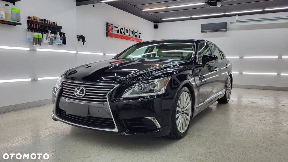 Lexus LS 460 AWD - 1
