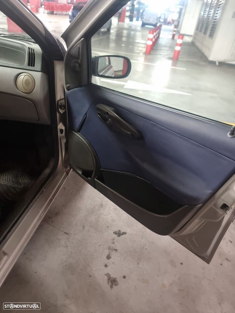 Fiat Punto 1.9 JTD 85 Emotion - 8