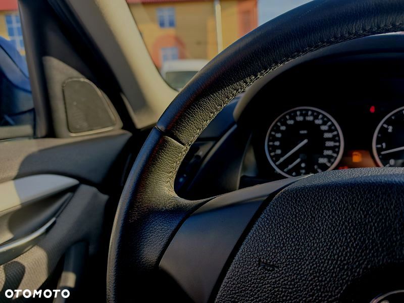 BMW X1 sDrive18i xLine - 27