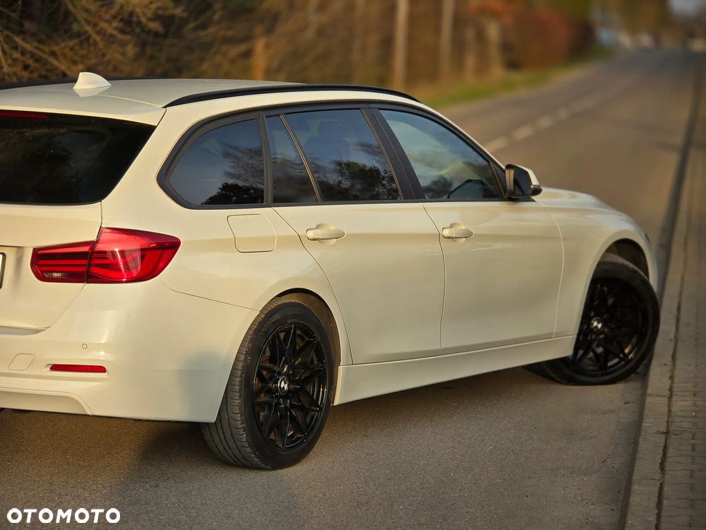 BMW Seria 3 320d Sport Line - 40