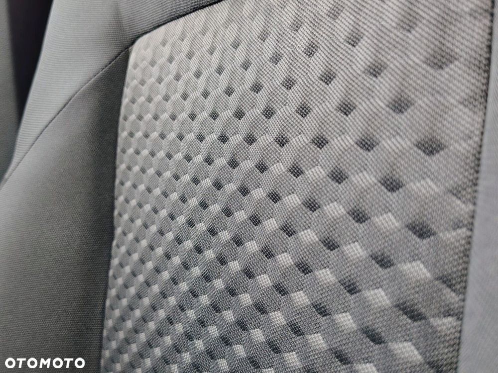 Volkswagen Amarok Life silnik: 2.0 TDI 205 KM / skrzynia biegów: 10-biegowa automatyczna 4MOTION rozstaw osi: 3270 mm - 19