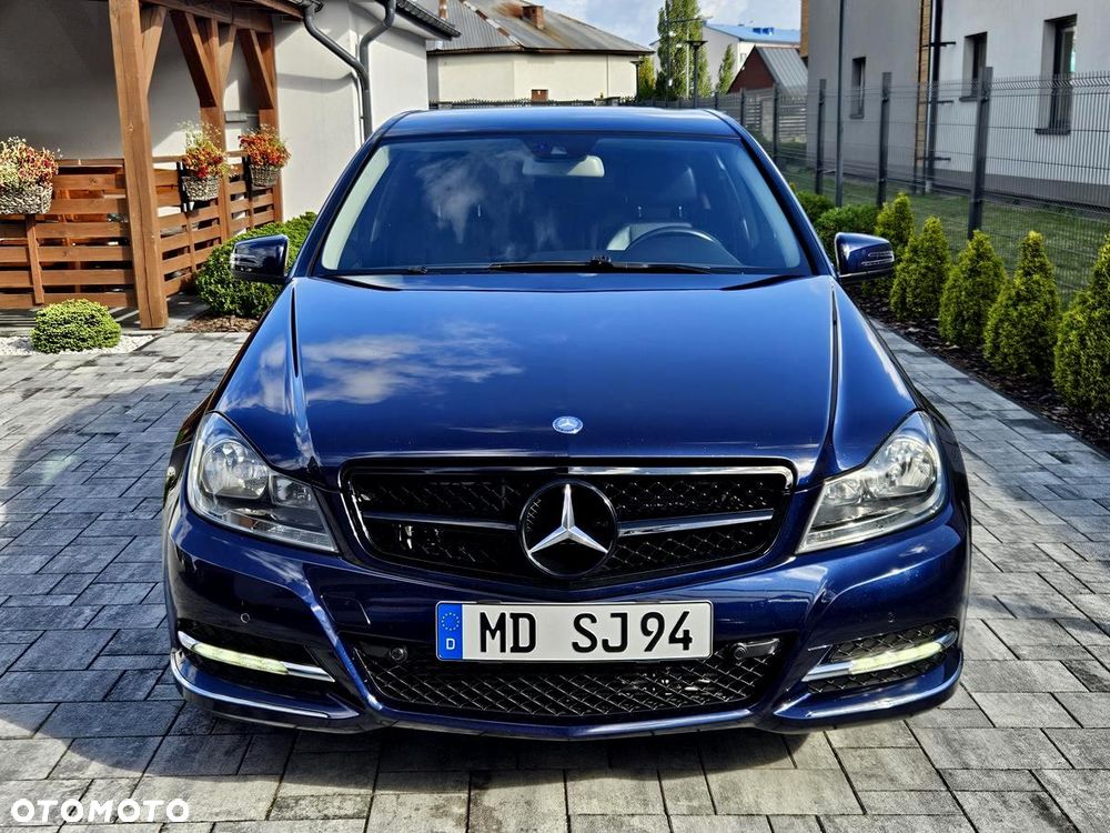 Mercedes-Benz Klasa C 180 CGI BlueEFFICIENCY Avantgarde - 15