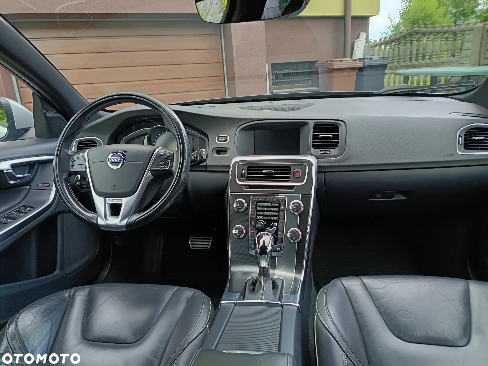 Volvo V60 T6 AWD R-Design Summum - 27
