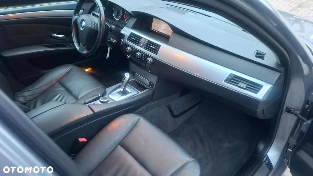 BMW Seria 5 525i - 7