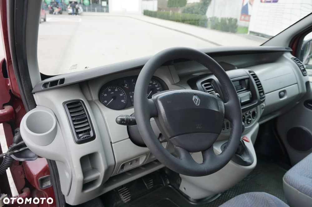 Renault Trafic 2.0 16V Combi L2H1 - 17