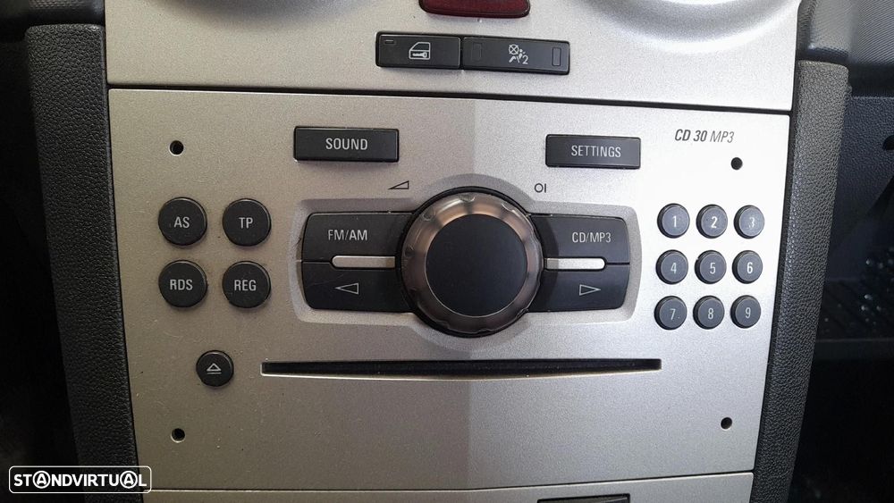 Rádio / auto-rádio OPEL Corsa D - 1