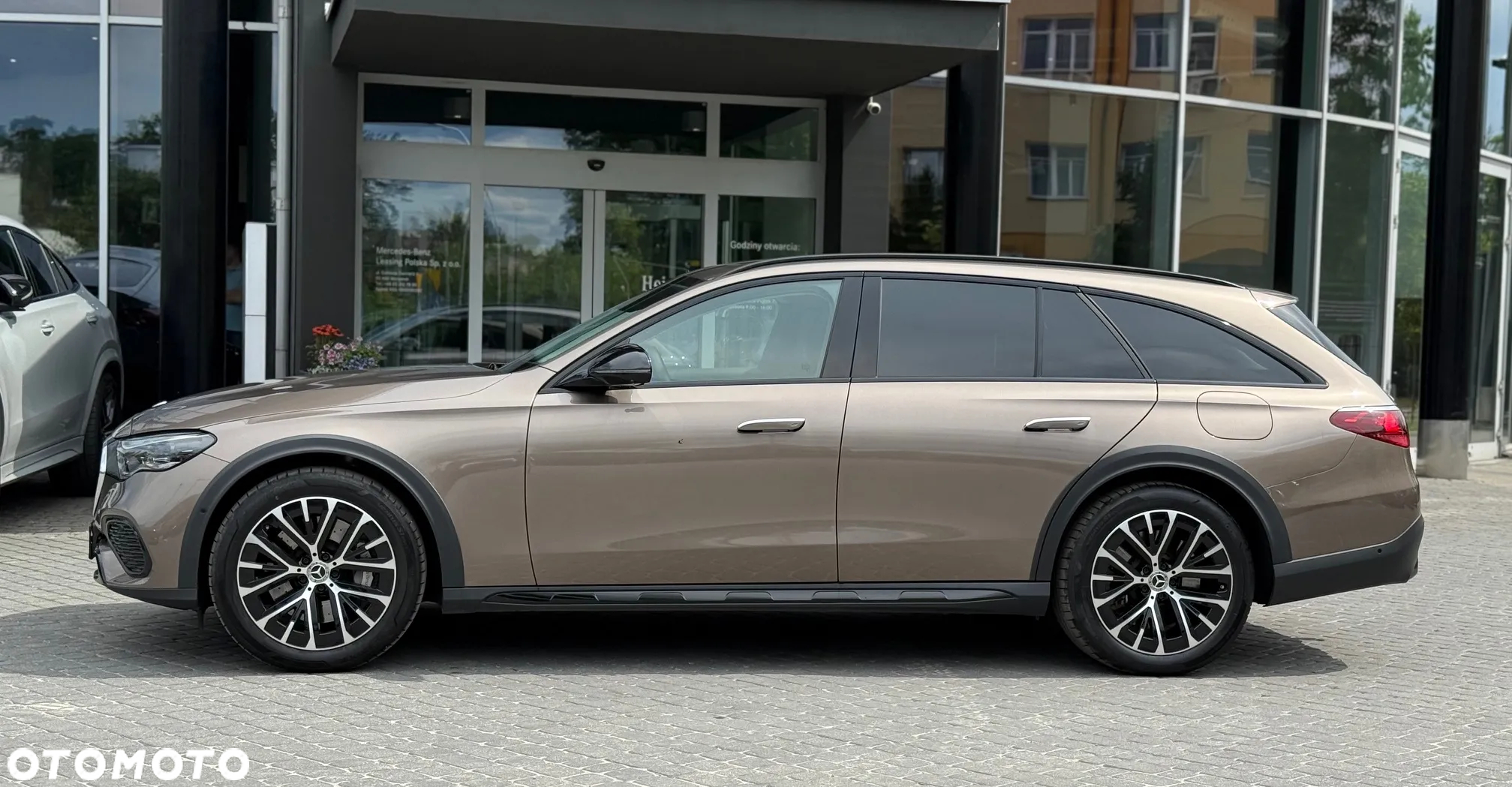 Mercedes-Benz Klasa E 300 de PHEV 4-Matic All-Terrain Avantgarde 9G-Tronic - 8