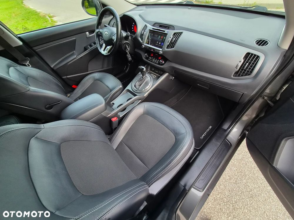 Kia Sportage 2.0 L - 27