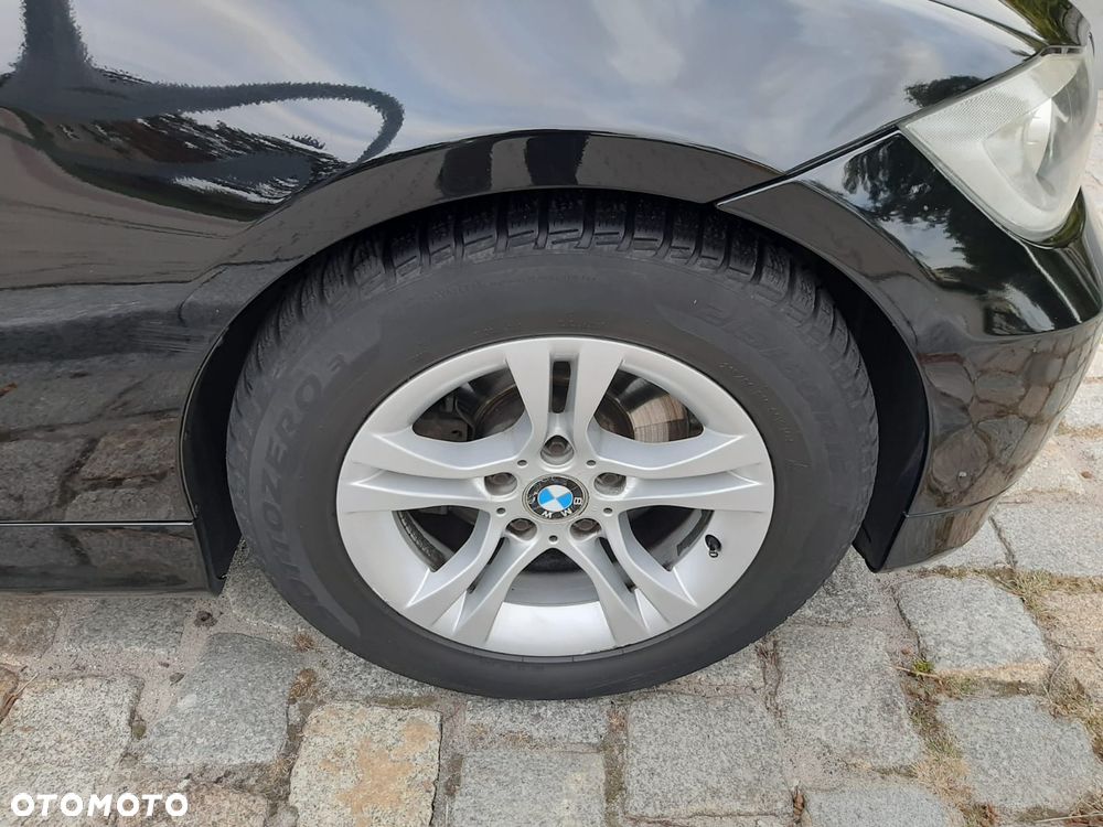 BMW Seria 3 318d - 15