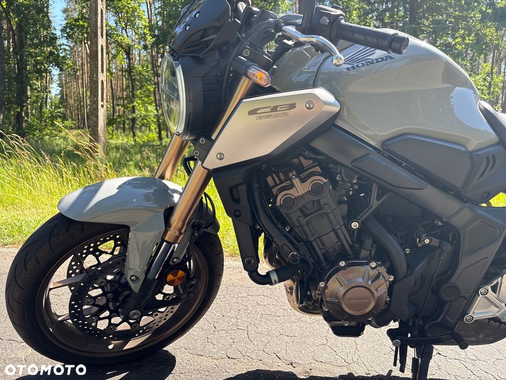 Honda CB - 12