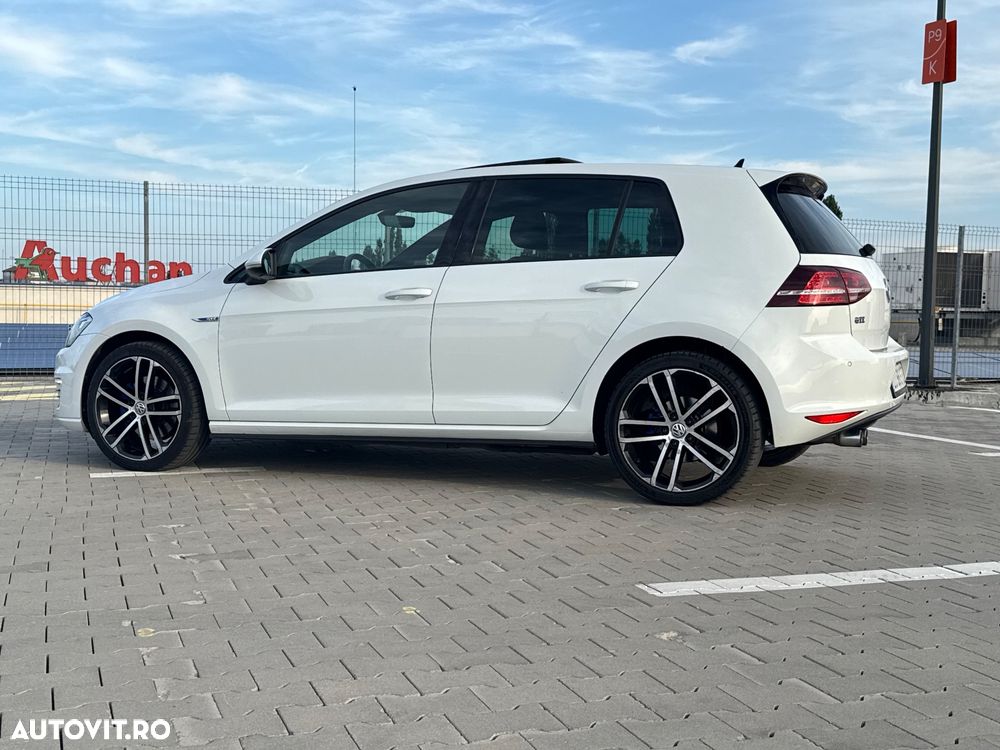 Volkswagen Golf Standard - 12