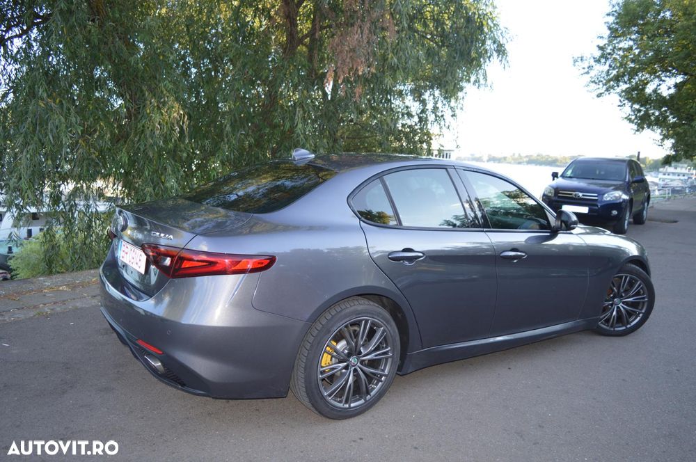 Alfa Romeo Giulia 2.0 Turbo 16V AT8 Veloce - 5
