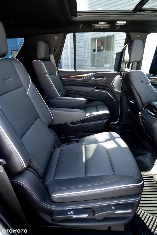 Cadillac Escalade - 10
