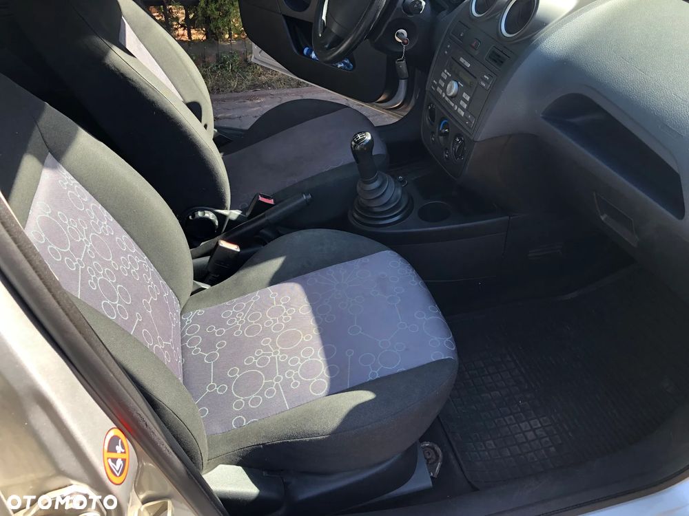 Ford Fiesta 1.4 TDCI - 13