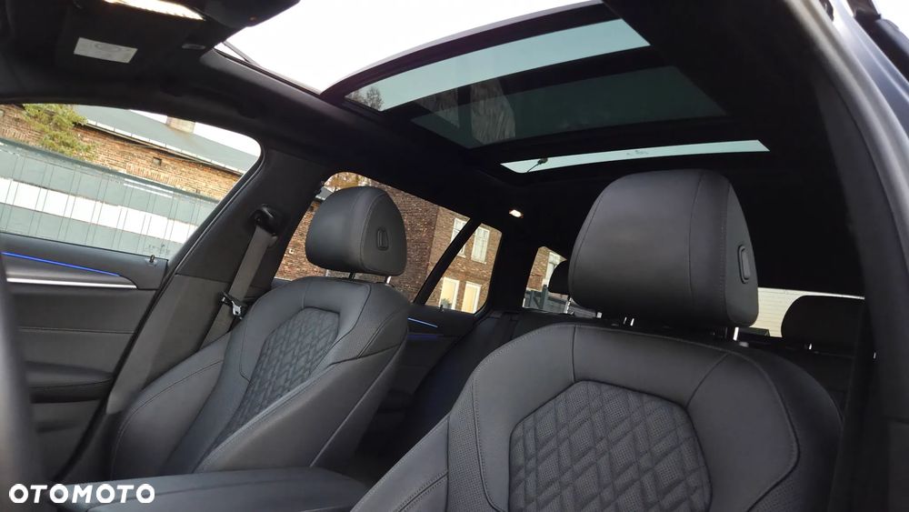 BMW Seria 5 520d xDrive Touring M Sport Edition - 20