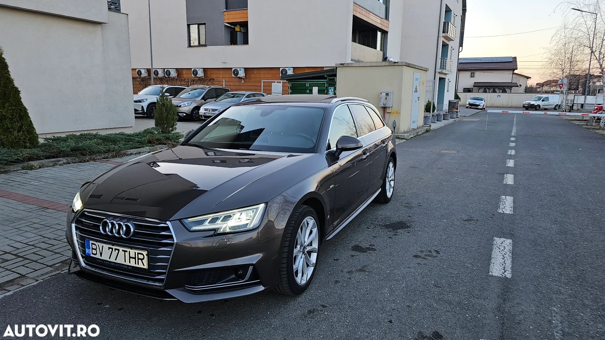 Audi A4 Avant 2.0 TFSI quattro S tronic - 1