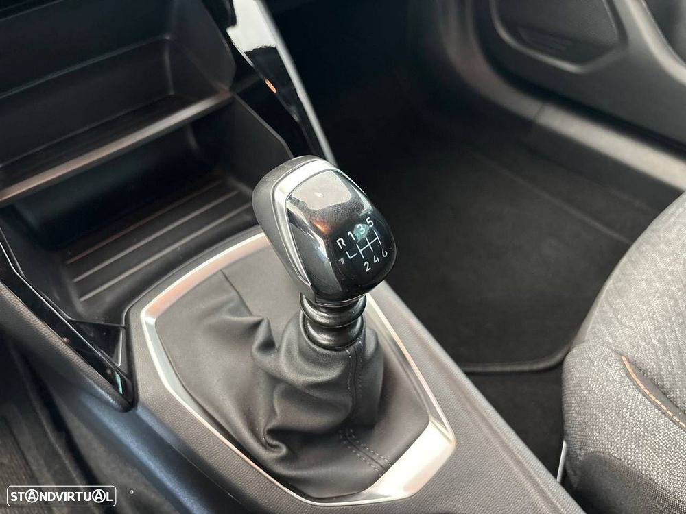 Peugeot 2008 1.2 PureTech Style - 12