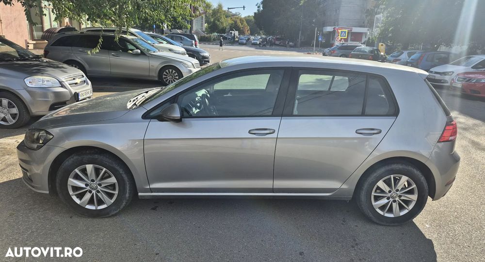Volkswagen Golf - 2