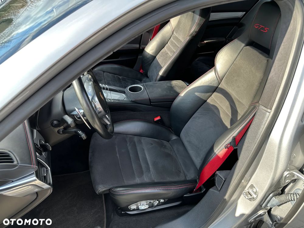 Porsche Panamera GTS - 18