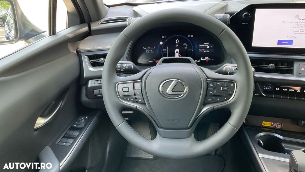 Lexus UX 300h AWD CVT HEV Business - 14