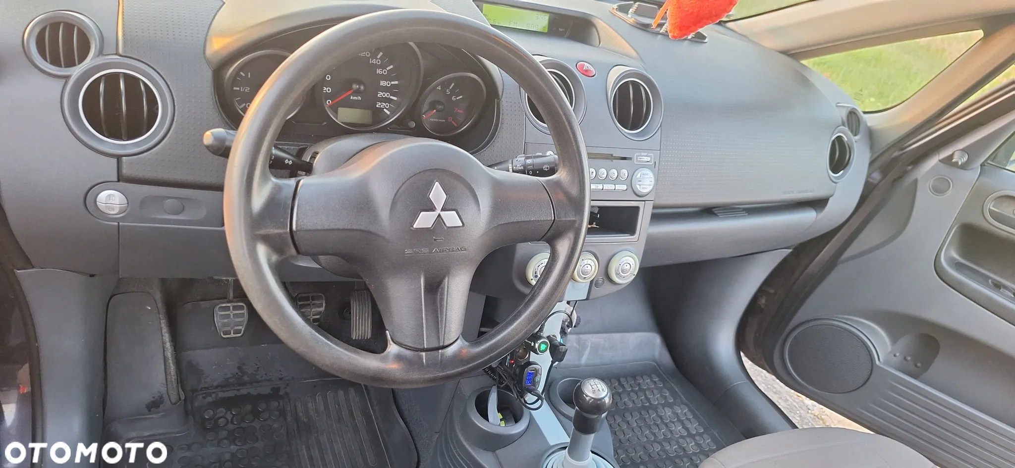 Mitsubishi Colt - 12