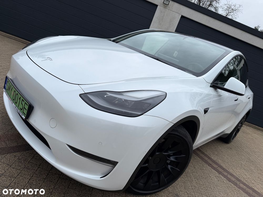 Tesla Model Y Long Range AWD - 9