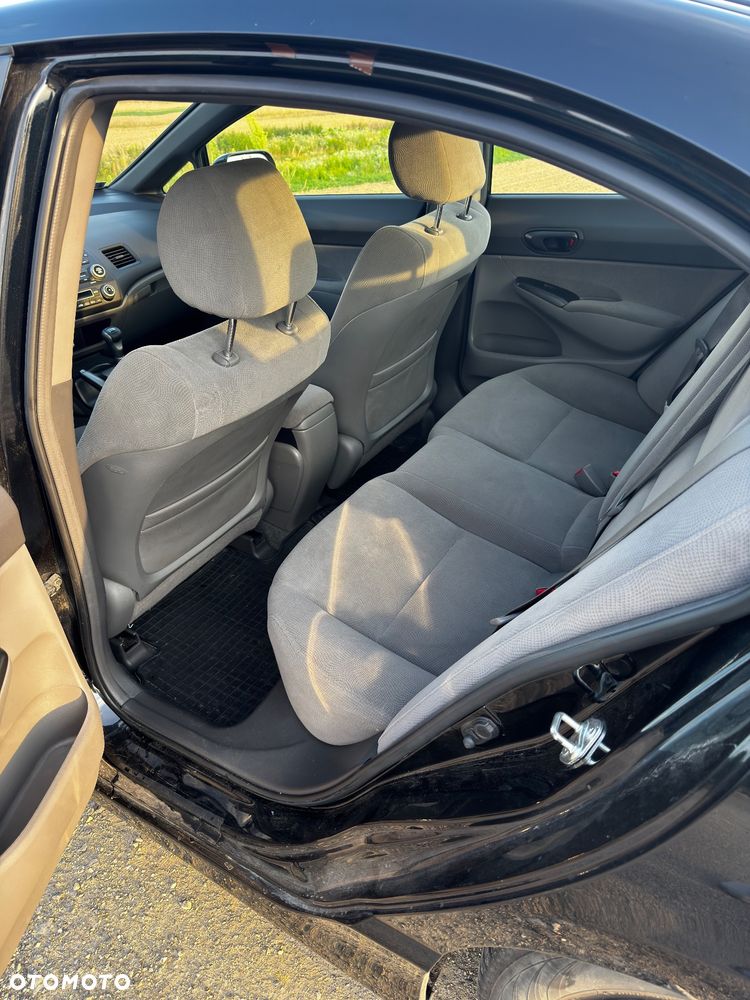 Honda Civic 1.8 Executive - 11