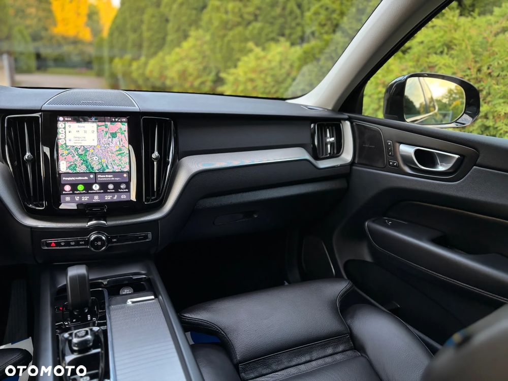 Volvo XC 60 B4 D AWD Plus Dark - 23