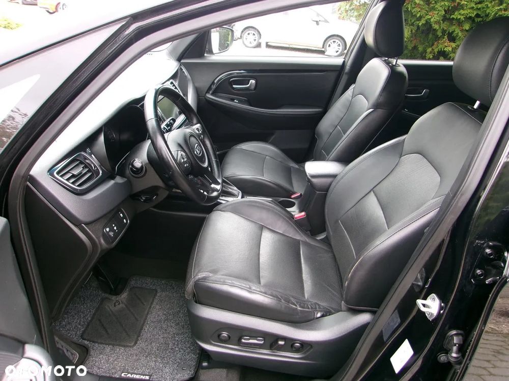 Kia Carens - 5