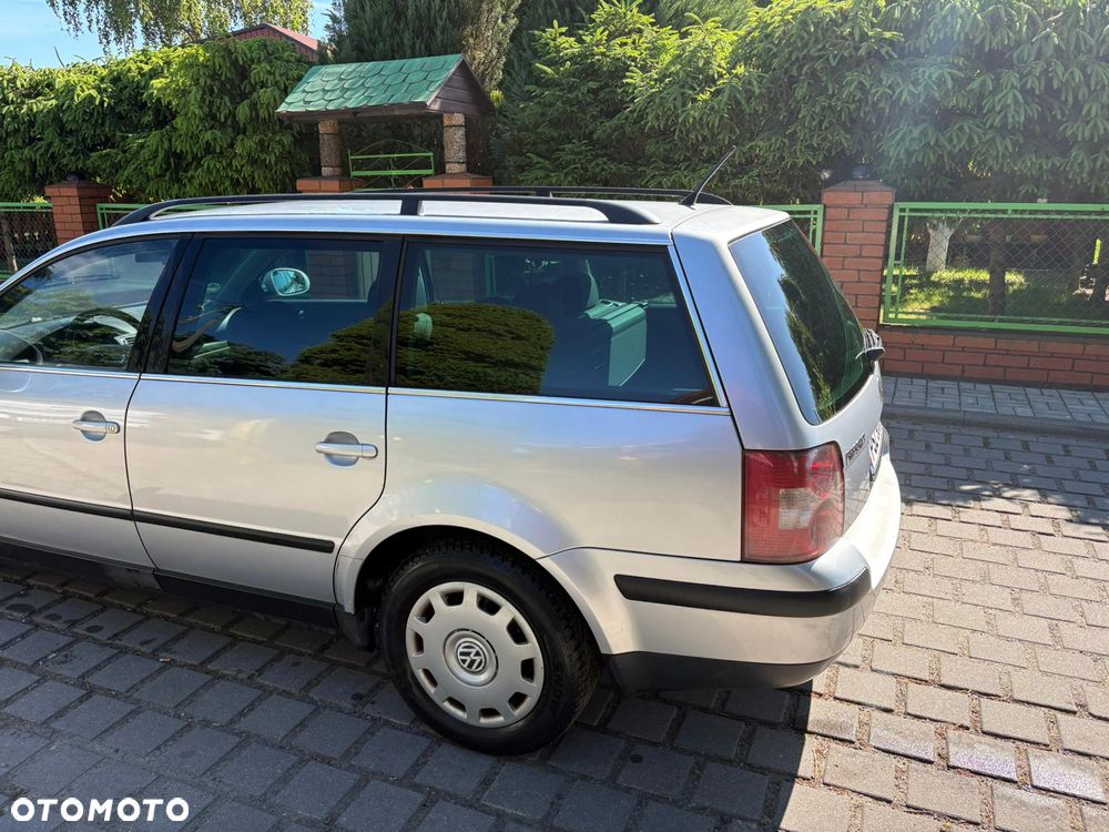 Volkswagen Passat 1.6 Comfortline Family - 7