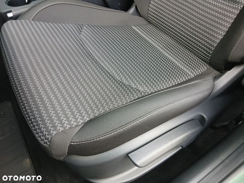 Kia Ceed 1.5 T-GDI M - 28