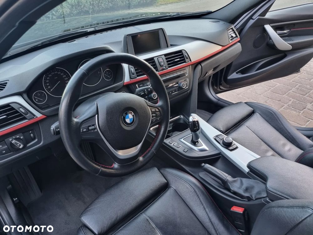 BMW Seria 3 328i Sport Line - 18