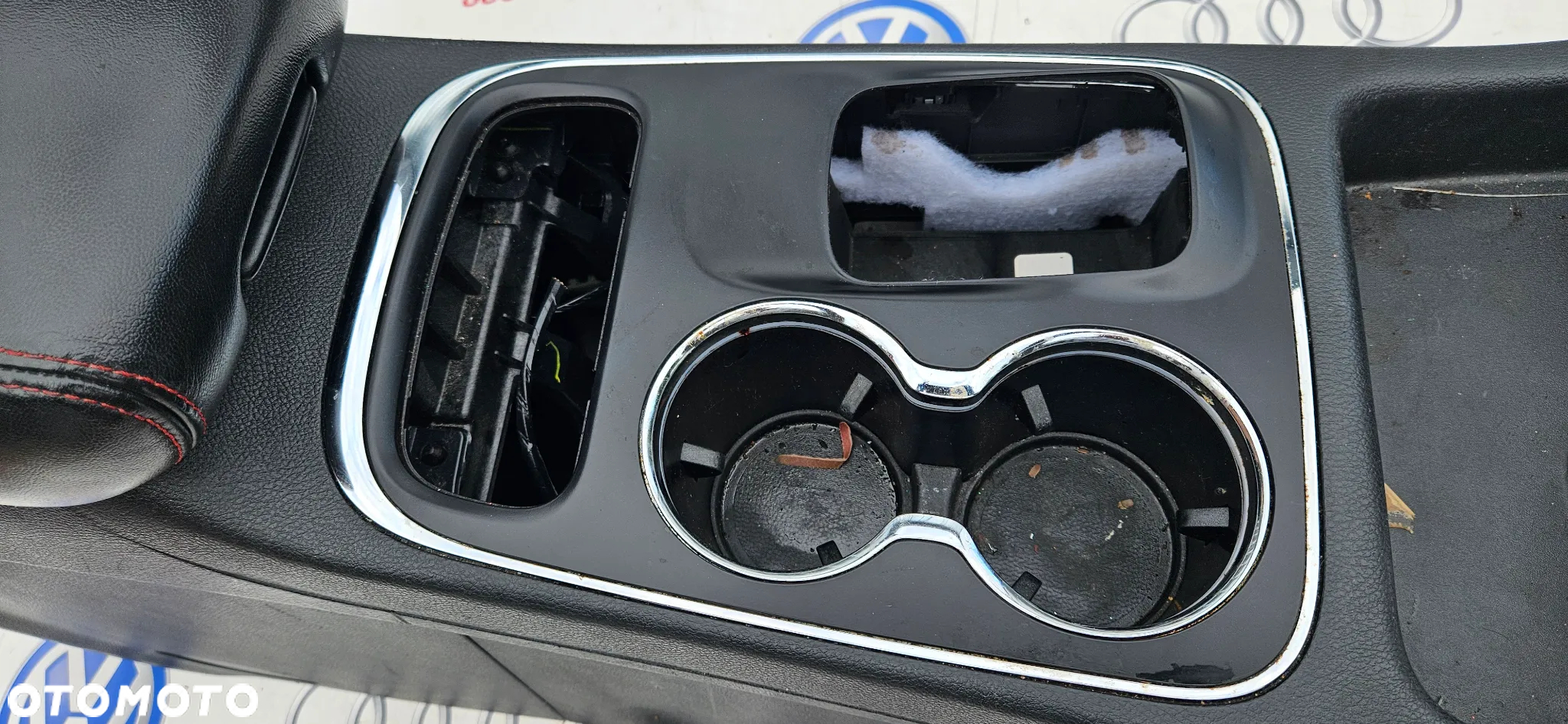 Dodge Durango III LIFT 2014-2017 Wersja RT Czerwona nić Skóra  Podłokietnik Schowek tunelu Tunel środkowy - 8