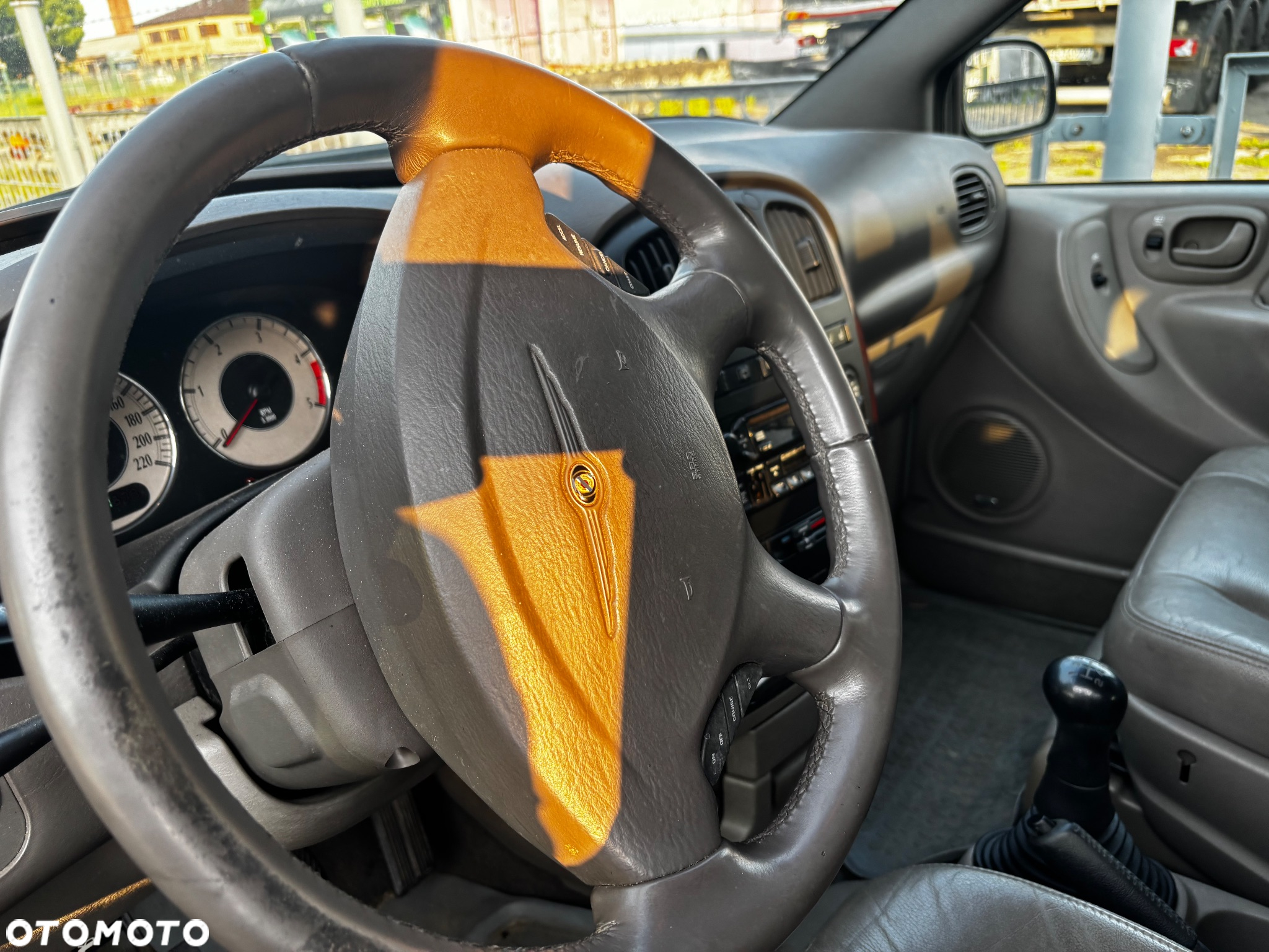Chrysler Voyager 2.5L CRD SE - 3