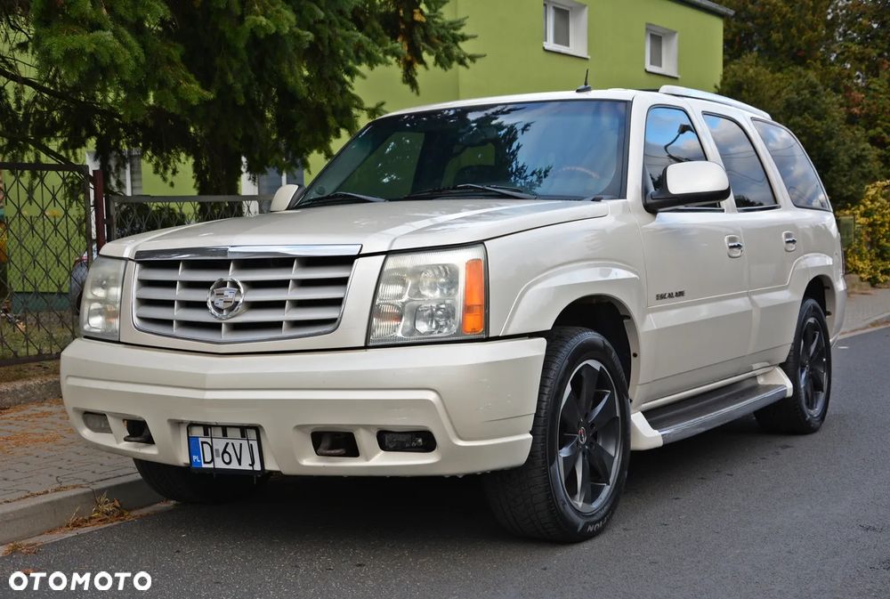 Cadillac Escalade - 9