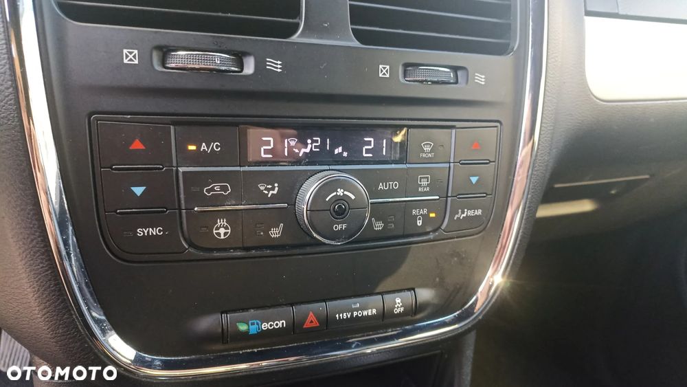 Dodge Grand Caravan 3.6 R/T - 10