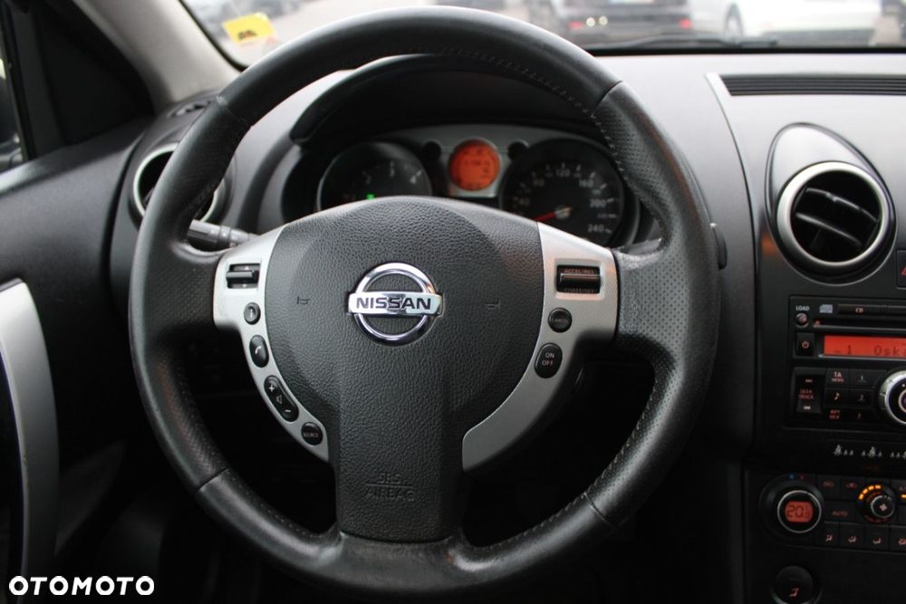 Nissan Qashqai 2.0 dCi 4 x 4 DPF tekna - 35