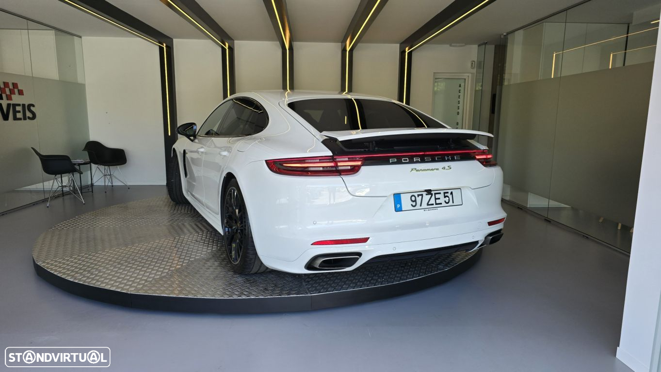 Porsche Panamera 4 E-Hybrid - 2