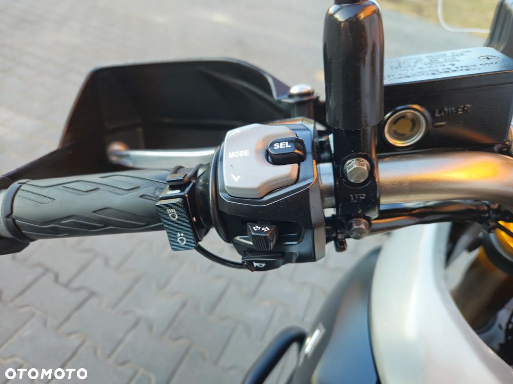 Suzuki DL - 26