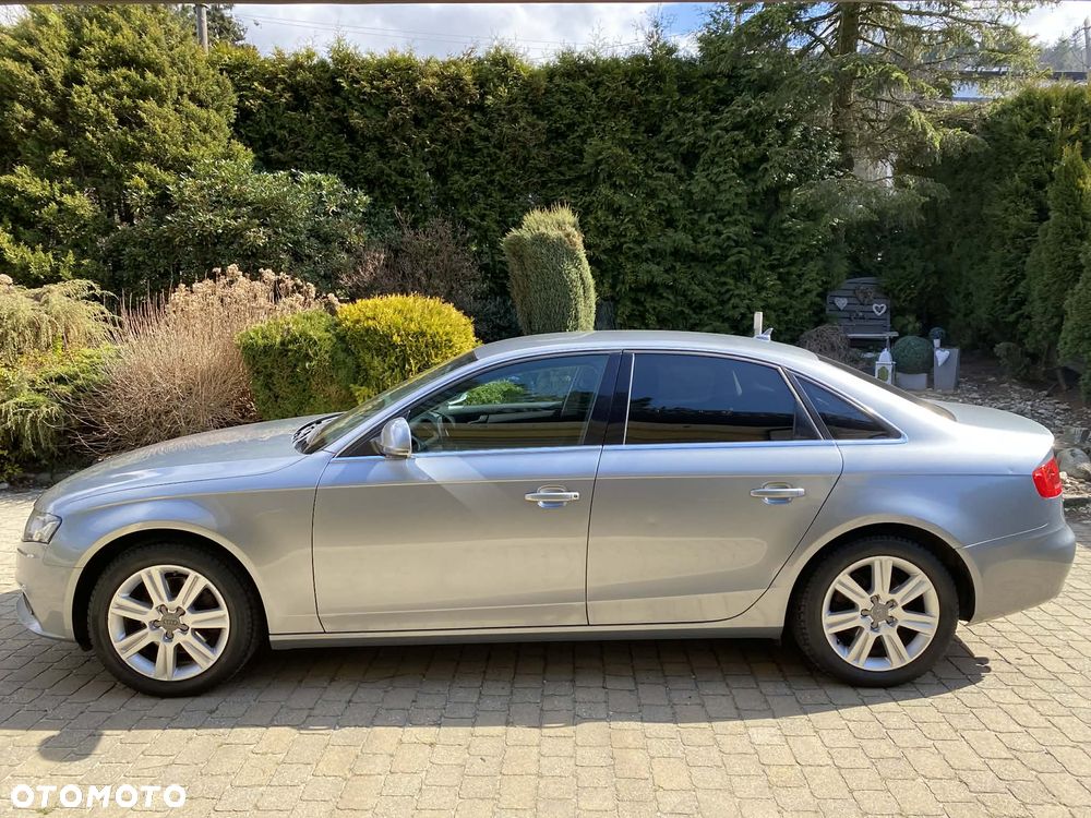 Audi A4 Limousine - 10