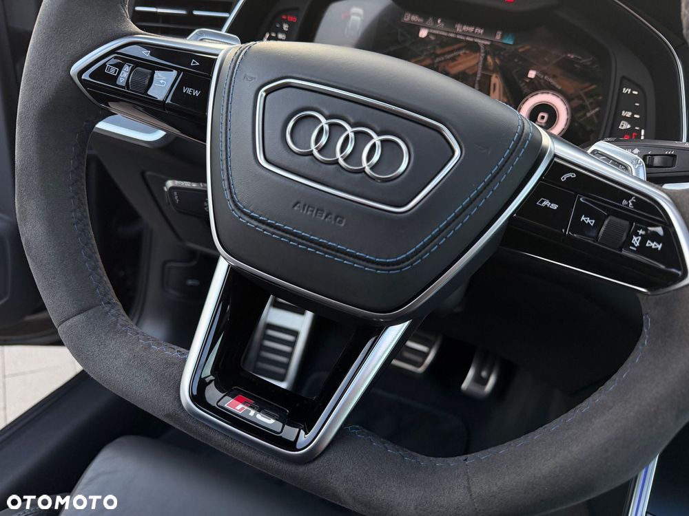 Audi RS6 Avant - 17