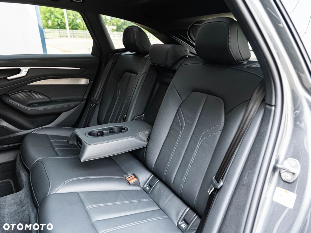 Audi A6 Avant 40 TDI S tronic S line - 28