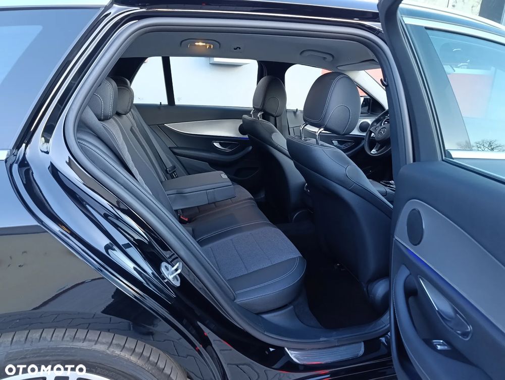 Mercedes-Benz Klasa E 200 9G-TRONIC AMG Line - 30