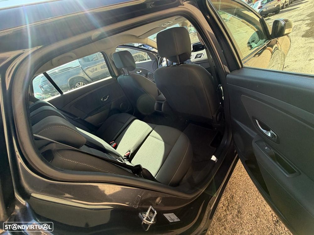 Renault Mégane 1.5 dCi Dynamique - 9