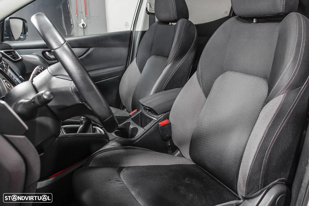 Nissan Qashqai 1.5 dCi N-Connecta RS+PS - 9