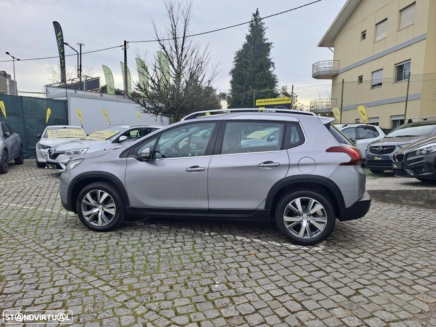 Peugeot 2008 1.2 PureTech Allure - 6
